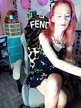 Snapshot of Purple2StayThnxx chatting on October 31, 2025, 4:25 pm Purple2StayThnxx online show from October 31, 2025, 4:25 pm