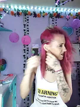 Snapshot of Purple2StayThnxx chatting on October 21, 2025, 1:32 pm Purple2StayThnxx online show from October 21, 2025, 1:32 pm