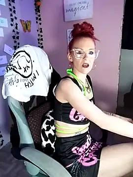 Snapshot of Purple2StayThnxx chatting on November 17, 2025, 2:26 am Purple2StayThnxx online show from November 17, 2025, 2:26 am