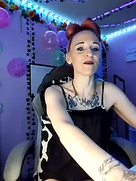 Snapshot of Purple2StayThnxx chatting on October 8, 2025, 10:10 pm Purple2StayThnxx online show from October 8, 2025, 10:10 pm