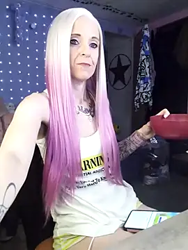 Snapshot of Purple2StayThnxx chatting on June 5, 2026, 11:05 am Purple2StayThnxx online show from June 5, 2026, 11:05 am