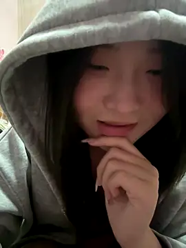 Snapshot of CoCo-s chatting on December 13, 2025, 8:04 pm CoCo-s online show from December 13, 2025, 8:04 pm