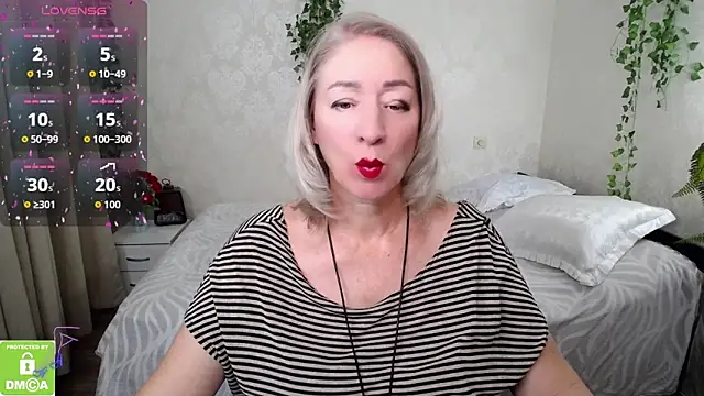 Snapshot of hunters_woman chatting on October 8, 2025, 2:07 pm hunters woman online show from October 8, 2025, 2:07 pm