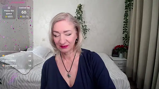 Snapshot of hunters_woman chatting on November 28, 2025, 2:23 am hunters woman online show from November 28, 2025, 2:23 am