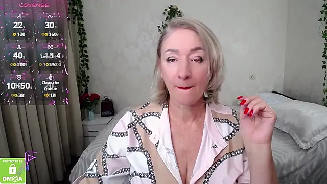 Snapshot of hunters_woman chatting on October 9, 2025, 1:55 pm hunters woman online show from October 9, 2025, 1:55 pm