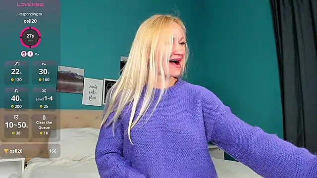 Snapshot of KiraSun chatting on October 11, 2025, 12:22 am KiraSun online show from October 11, 2025, 12:22 am