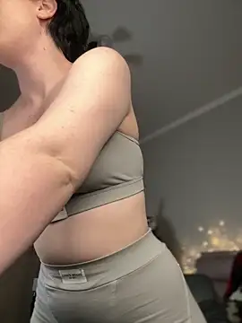 Snapshot of RinaShy chatting on November 28, 2025, 5:07 am RinaShy online show from November 28, 2025, 5:07 am