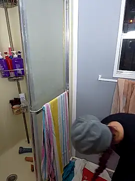 Snapshot of amymatthews92 chatting on December 15, 2025, 11:10 pm amymatthews92 online show from December 15, 2025, 11:10 pm