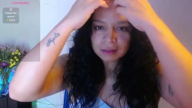 Snapshot of Sara_cute92 chatting on October 21, 2025, 5:07 am Sara cute92 online show from October 21, 2025, 5:07 am