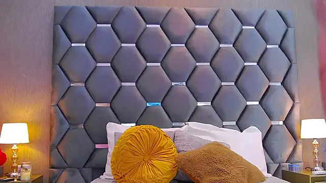 BlaireParker online show from October 18, 2025, 11:56 am