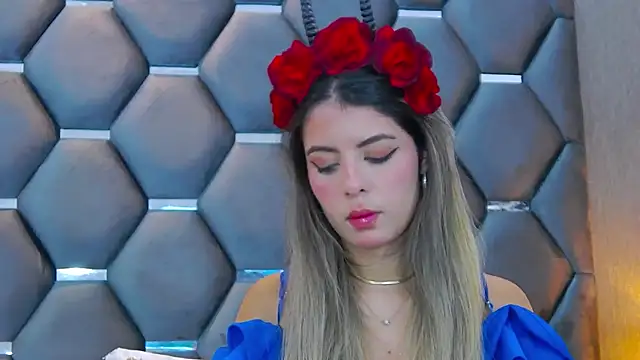 BlaireParker online show from October 31, 2025, 12:24 pm