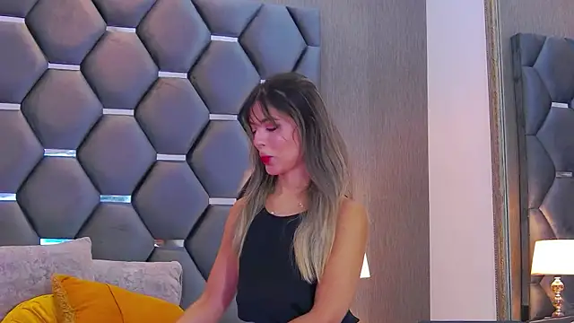 BlaireParker online show from October 19, 2025, 12:19 pm