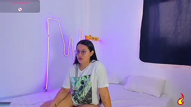 Dilan and Mia online show from June 11, 2026, 5:10 pm