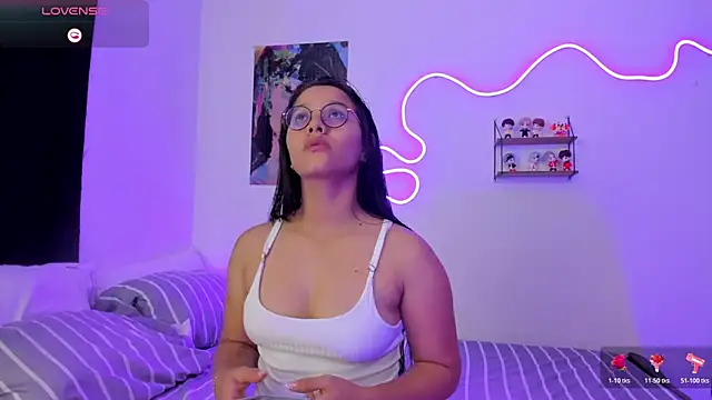 Dilan and Mia online show from November 16, 2025, 8:24 pm