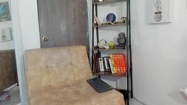 Snapshot of Gia_fantasy_ chatting on October 14, 2025, 9:47 pm Gia fantasy online show from October 14, 2025, 9:47 pm