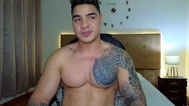 Snapshot of Steven_Velez chatting on October 19, 2025, 1:52 am Steven Velez online show from October 19, 2025, 1:52 am