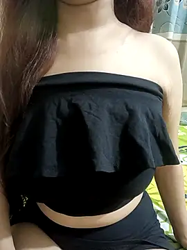 Snapshot of loving_candy chatting on October 6, 2025, 10:21 pm loving candy online show from October 6, 2025, 10:21 pm