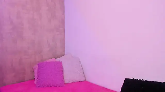 Snapshot of Becky_G chatting on October 11, 2025, 4:35 am Becky G online show from October 11, 2025, 4:35 am