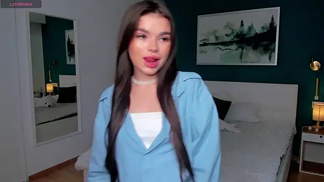 Snapshot of HollisHearl chatting on November 6, 2025, 7:23 am HollisHearl online show from November 6, 2025, 7:23 am