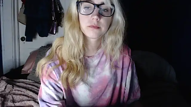 Snapshot of RubySmoke chatting on September 14, 2025, 9:09 am RubySmoke online show from September 14, 2025, 9:09 am