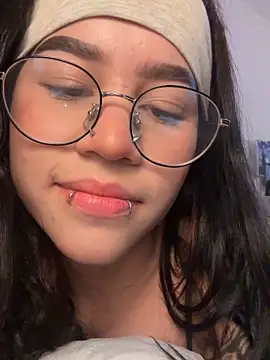 Liz rogers x online show from December 4, 2025, 1:26 am