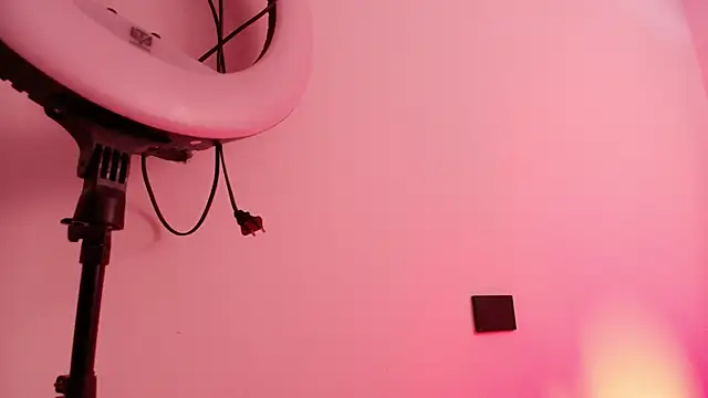 Snapshot of cataleya_ebony_ chatting on October 27, 2025, 7:59 pm cataleya ebony online show from October 27, 2025, 7:59 pm