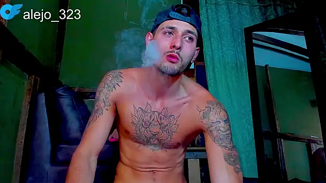 alejo  323   online show from May 3, 2026, 2:27 am