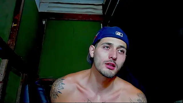 Snapshot of alejo__323__ chatting on July 6, 2026, 2:51 am alejo 323 online show from July 6, 2026, 2:51 am