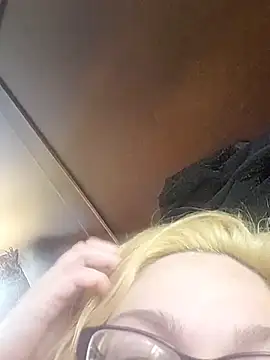 Jynxthefoxyfuck online show from November 4, 2025, 5:39 pm