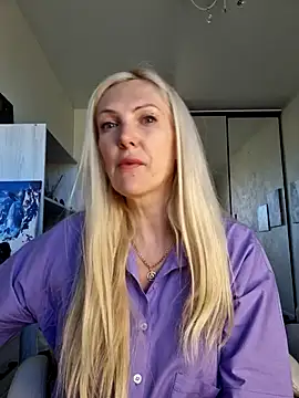 Monna online show from May 4, 2026, 2:42 pm
