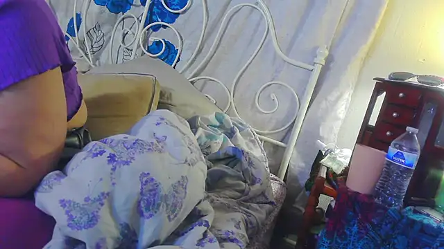 g0lden are0las89 online show from March 3, 2026, 5:58 am