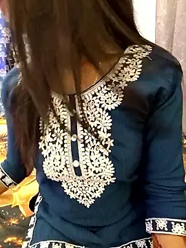 priya 26 online show from May 3, 2026, 10:42 am