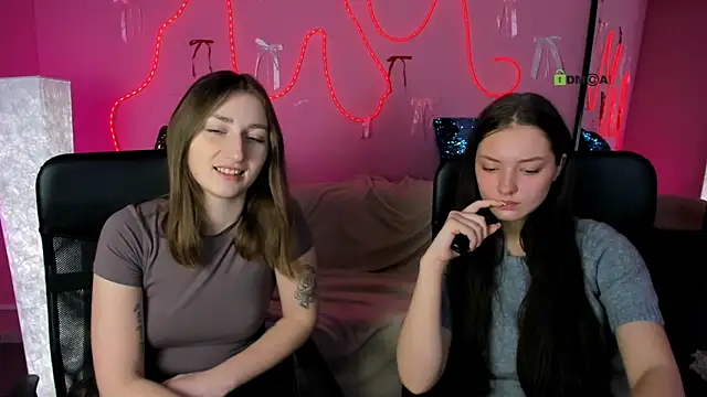 eva smiith  online show from March 9, 2026, 6:50 am