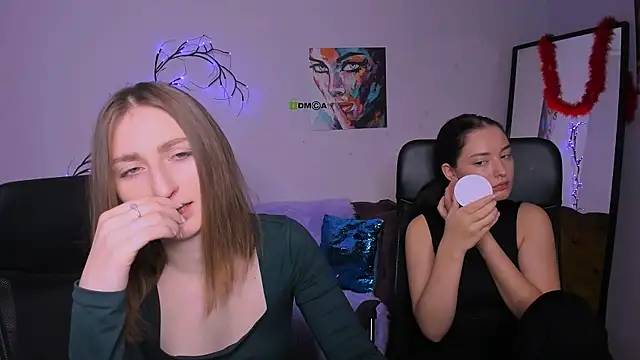 eva smiith  online show from November 18, 2025, 7:33 am