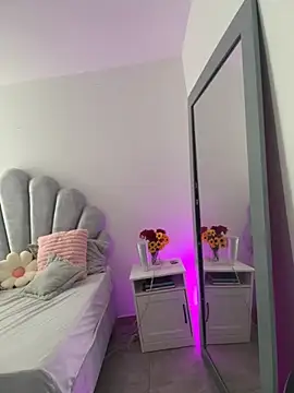 Snapshot of emma-conti2 chatting on October 18, 2025, 2:08 pm emma-conti2 online show from October 18, 2025, 2:08 pm