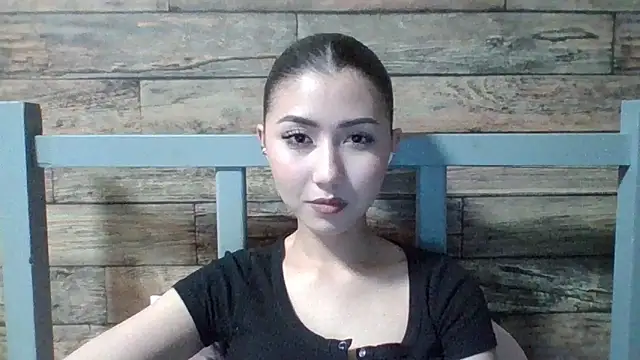 Virginia Hicks online show from November 30, 2025, 8:53 pm