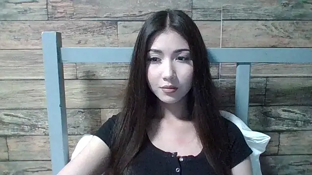 Virginia Hicks online show from October 9, 2025, 3:23 pm