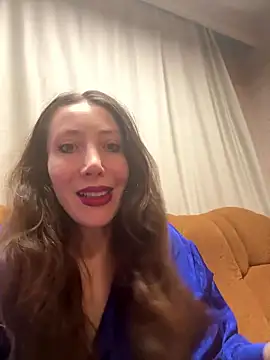 HellaryTourent online show from January 18, 2026, 2:53 pm