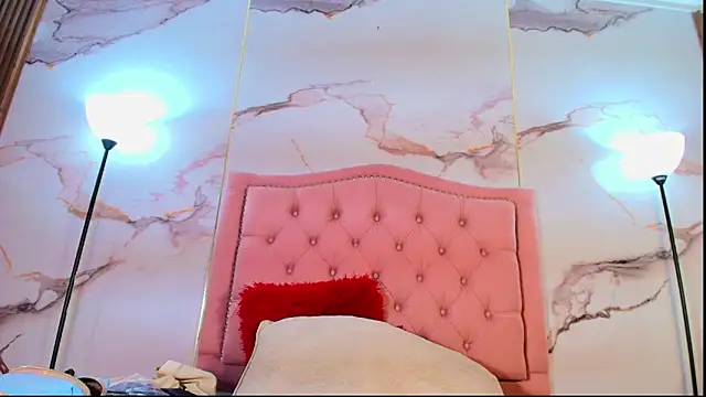 AlyaThompson online show from May 12, 2026, 4:53 am