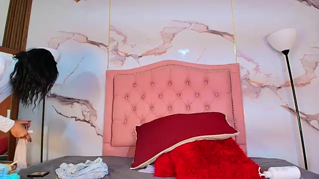 AlyaThompson online show from May 9, 2026, 4:05 am