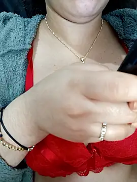 Queen-15 online show from December 15, 2025, 10:26 pm