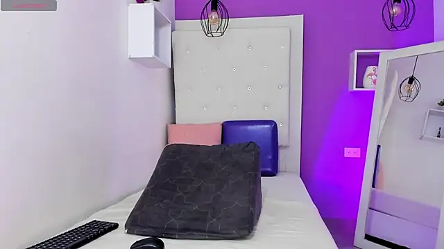 Snapshot of Horny_ebonys chatting on November 20, 2025, 7:47 pm Horny ebonys online show from November 20, 2025, 7:47 pm