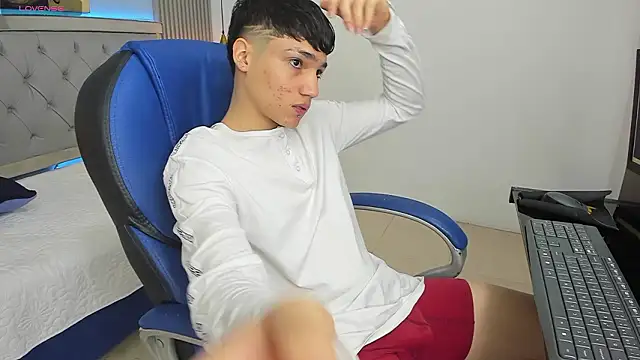 Snapshot of SamBlack_ chatting on March 13, 2026, 12:32 pm SamBlack online show from March 13, 2026, 12:32 pm