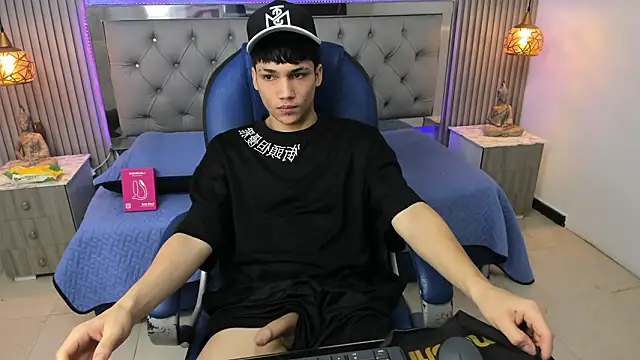 Snapshot of SamBlack_ chatting on February 19, 2026, 12:46 pm SamBlack online show from February 19, 2026, 12:46 pm