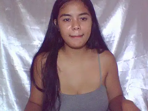 Snapshot of sweet_heaven00 chatting on December 3, 2025, 12:44 am sweet heaven00 online show from December 3, 2025, 12:44 am