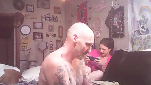 BonnienClyde5421 online show from May 9, 2026, 4:27 am