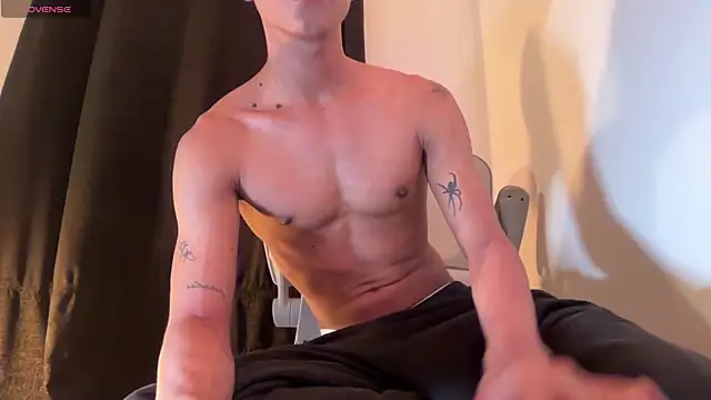 Snapshot of Angel_bunny2 chatting on November 27, 2025, 4:35 am Angel bunny2 online show from November 27, 2025, 4:35 am