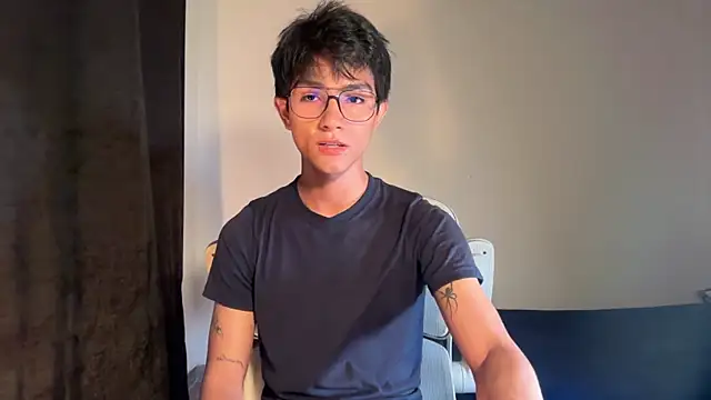 Snapshot of Angel_bunny2 chatting on November 22, 2025, 12:32 am Angel bunny2 online show from November 22, 2025, 12:32 am