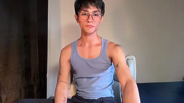 Snapshot of Angel_bunny2 chatting on November 18, 2025, 3:32 am Angel bunny2 online show from November 18, 2025, 3:32 am