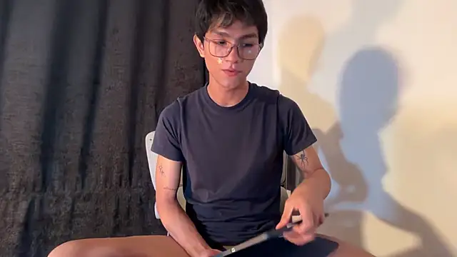 Snapshot of Angel_bunny2 chatting on November 23, 2025, 1:04 am Angel bunny2 online show from November 23, 2025, 1:04 am